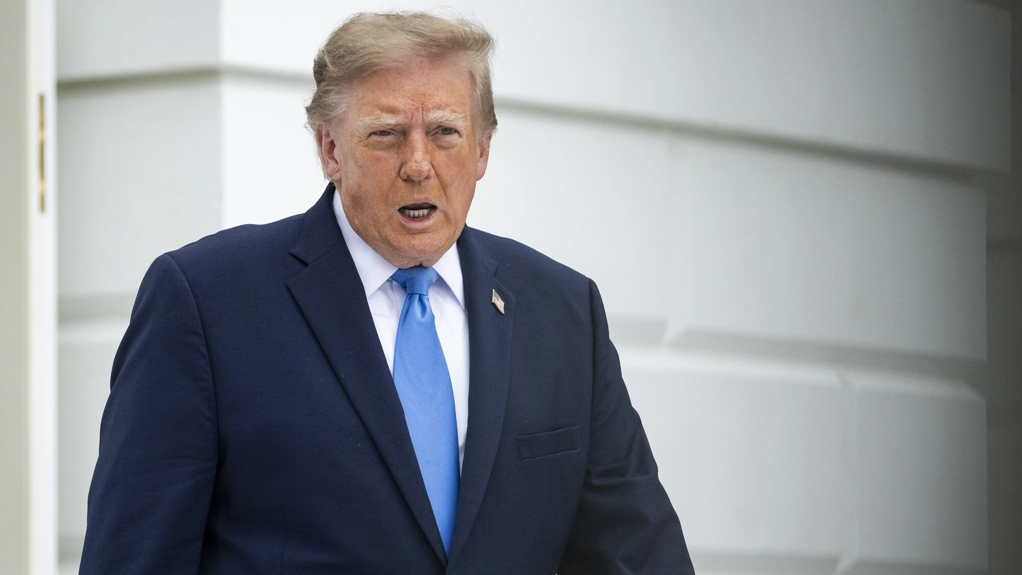 Указ Трампа про «червоне» дизпальне: що це означає для споживачів і ринку