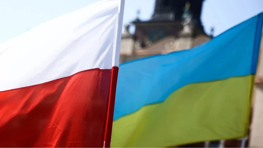 Митне оформлення на кордоні з Польщею: час очікування сягнув 40 годин